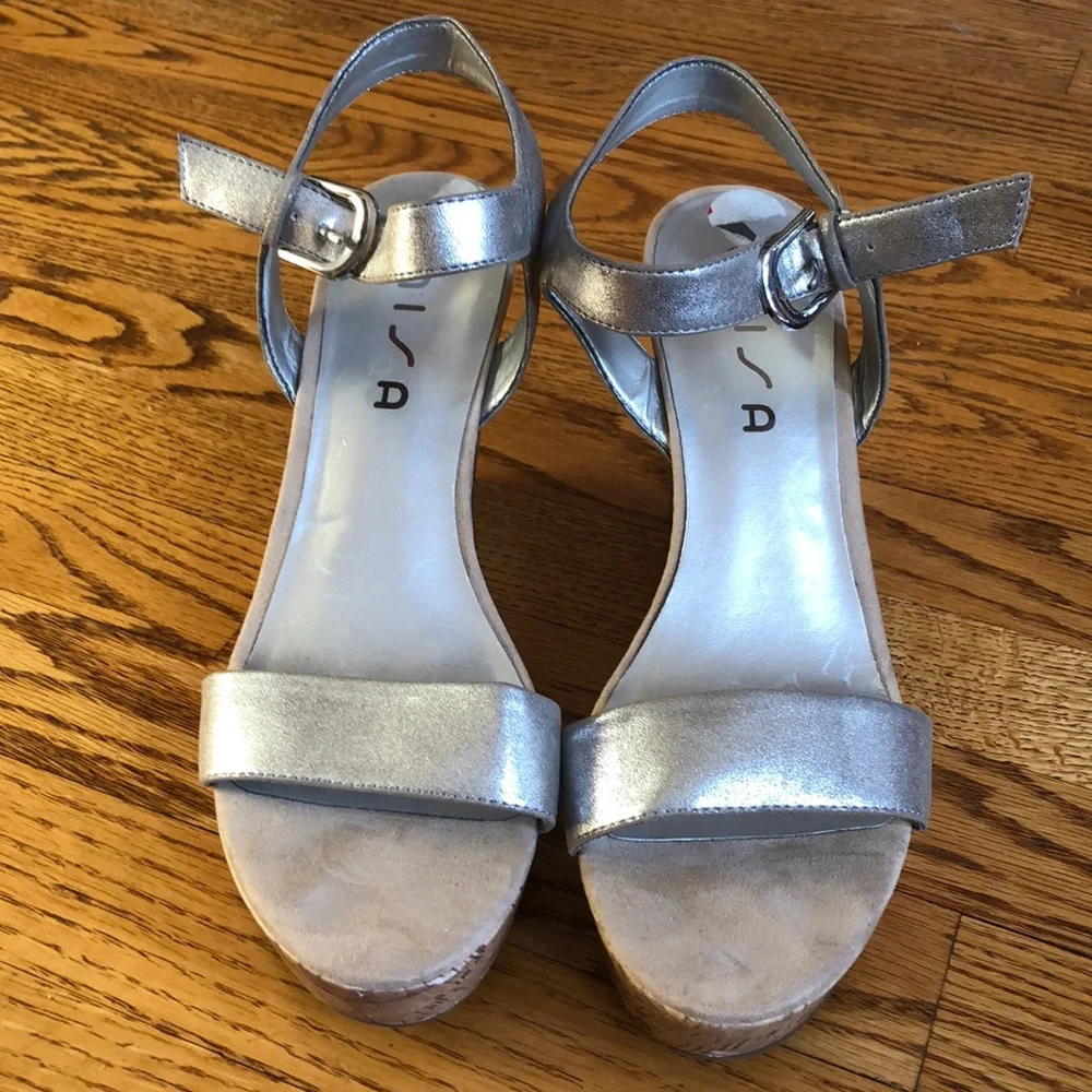 UNISA Lanzer Silver Metallic Wedge